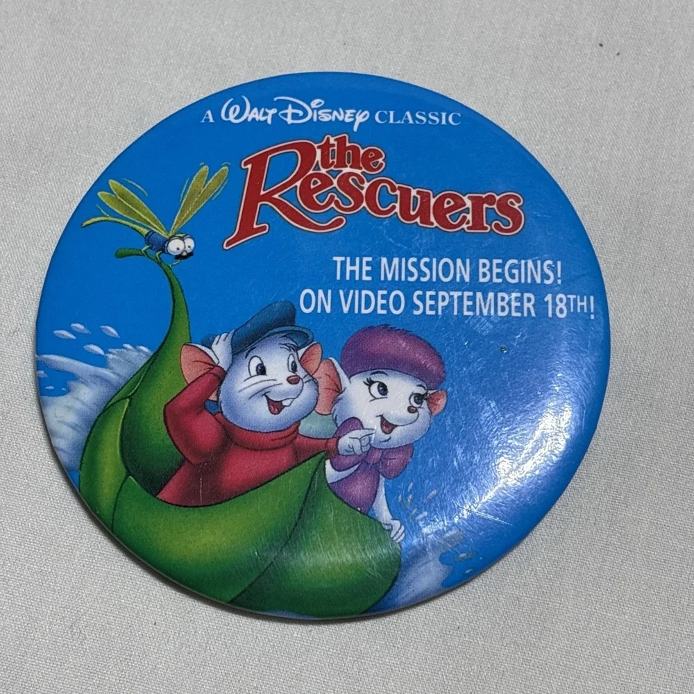 Disney's The Rescuers Video Release Button 1992 - Video‎ Store Employees - RARE